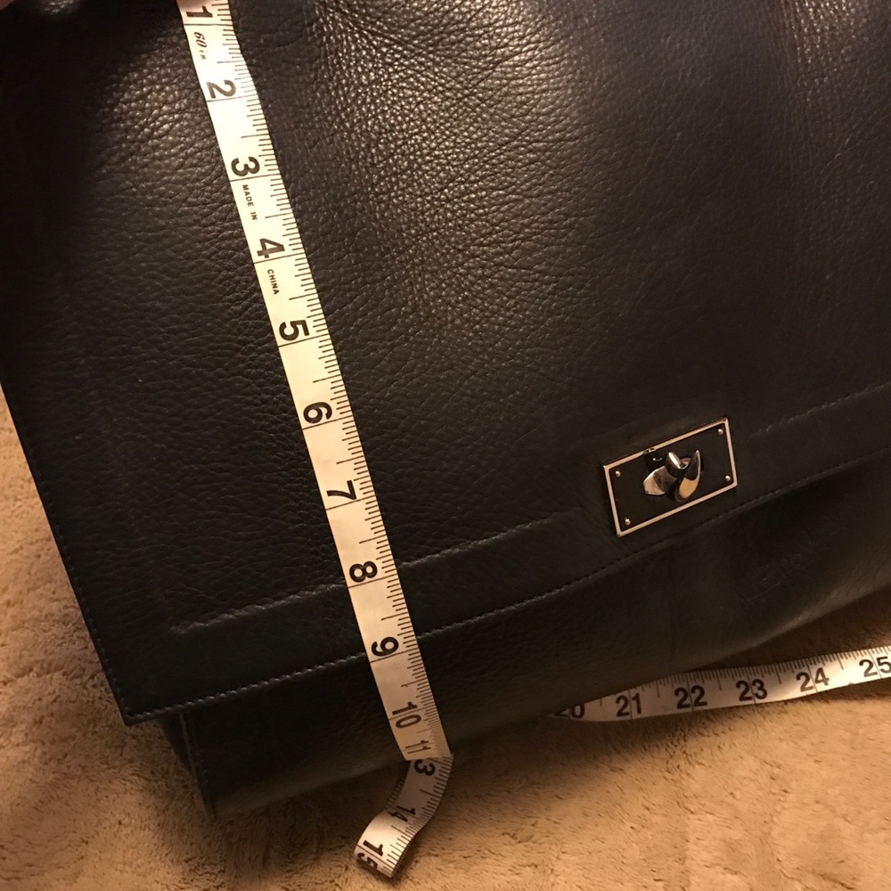 Authentic Givenchy - women’s bag - Picture 5 of 7